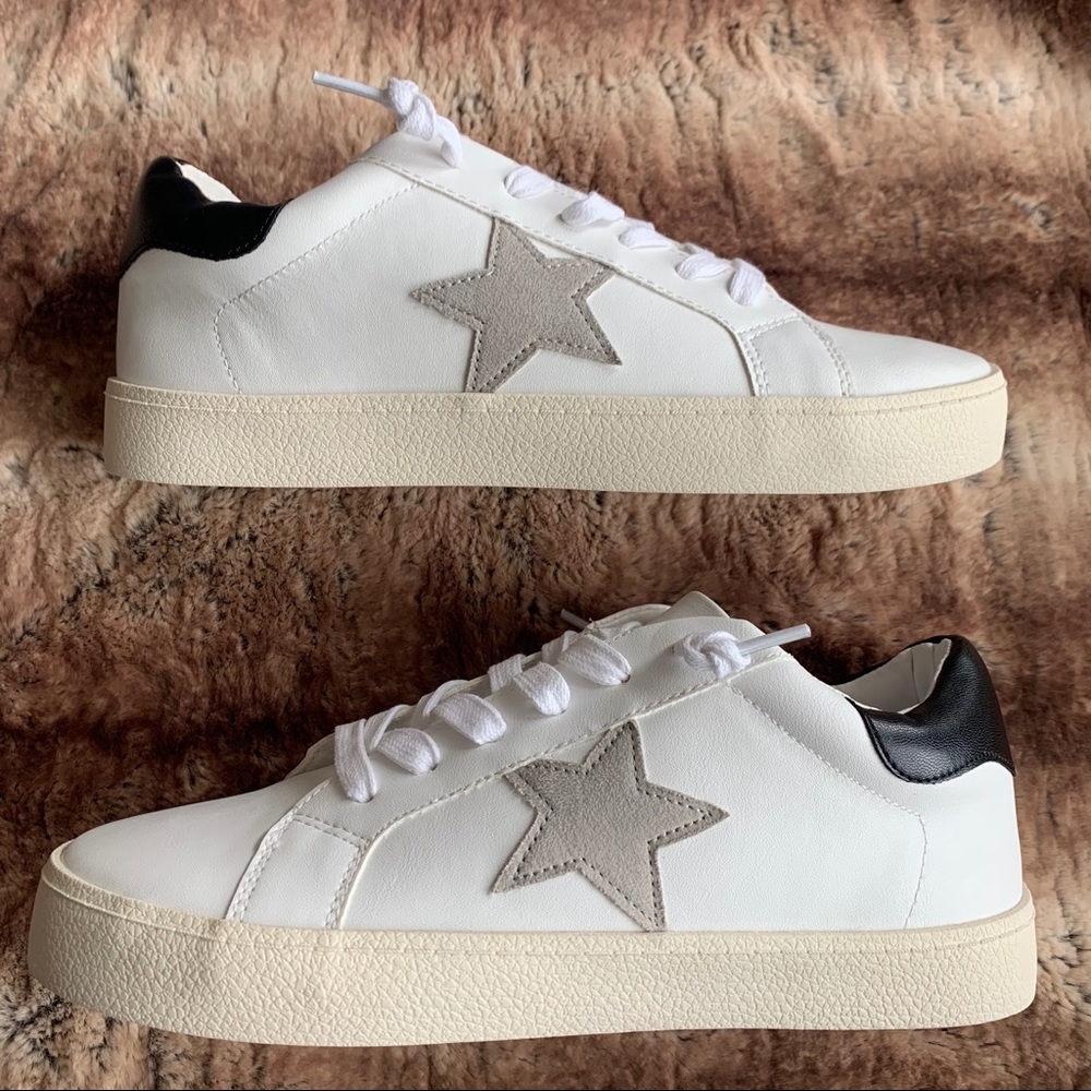 Madden Girl by Steve Madden Larrk Star Sneaker